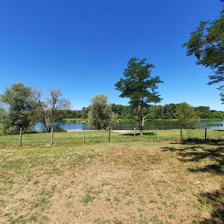 Camping Onlycamp Le Port Saint-Benoît-sur-Loire Екстериор снимка