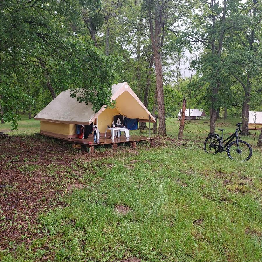 Camping Onlycamp Le Port Saint-Benoît-sur-Loire Екстериор снимка