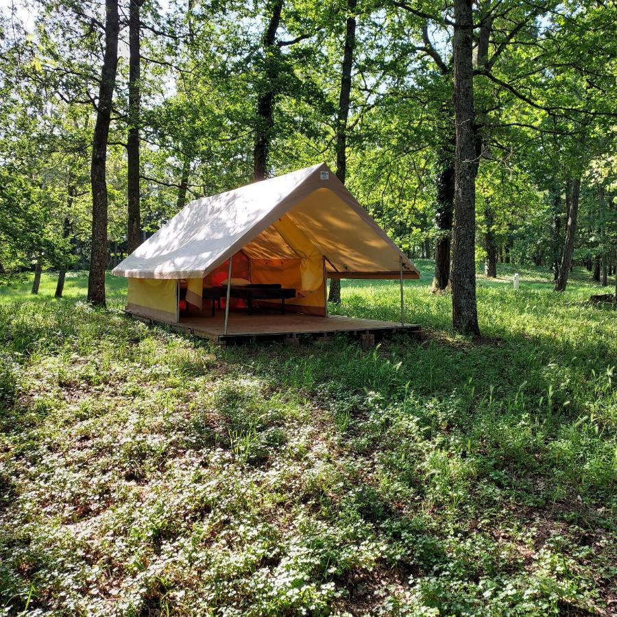 Camping Onlycamp Le Port Saint-Benoît-sur-Loire Екстериор снимка