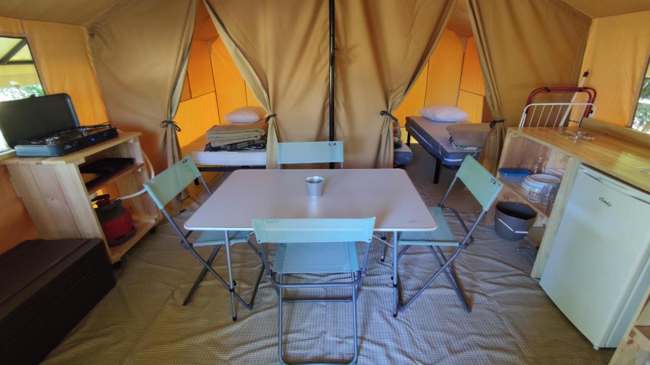 Camping Onlycamp Le Port Saint-Benoît-sur-Loire Екстериор снимка
